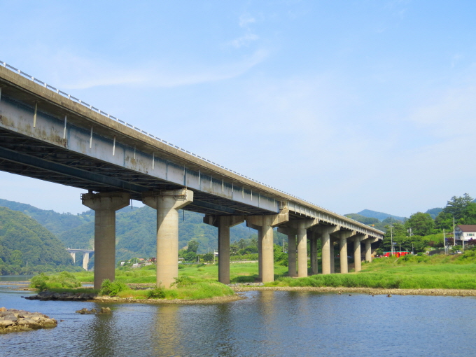 금강휴계소전경